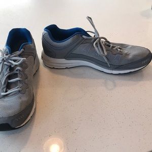 Men’s Abeo Sneakers 13 M